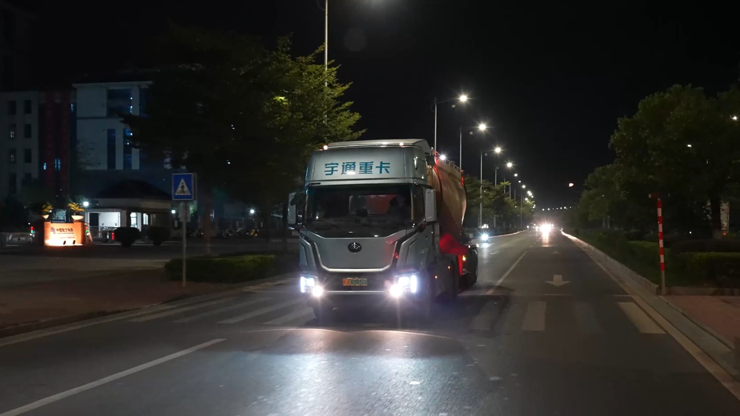 宇通重卡在全国首条长距离电动重卡线路成功运营！