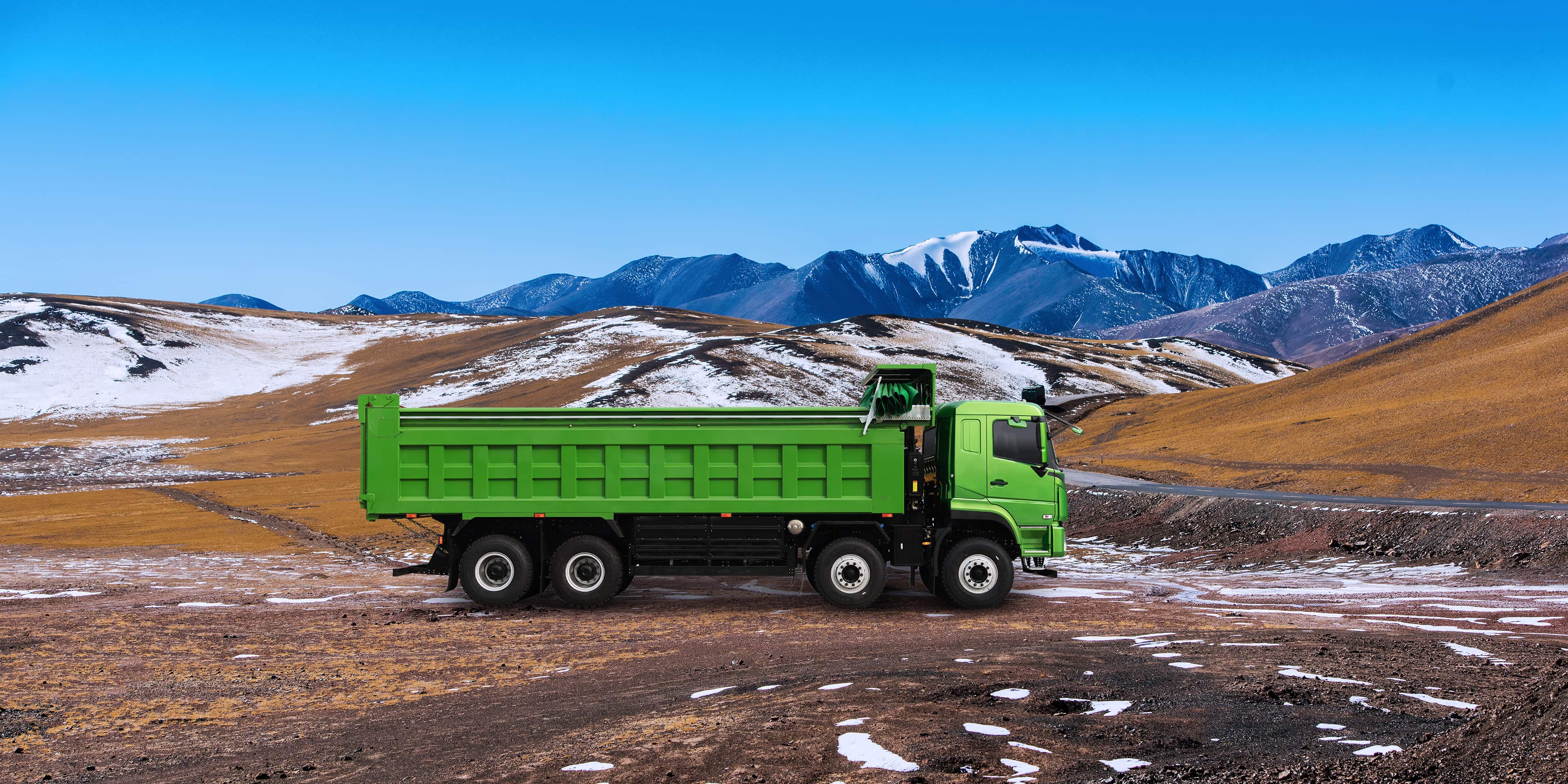 充电公路运输自卸车