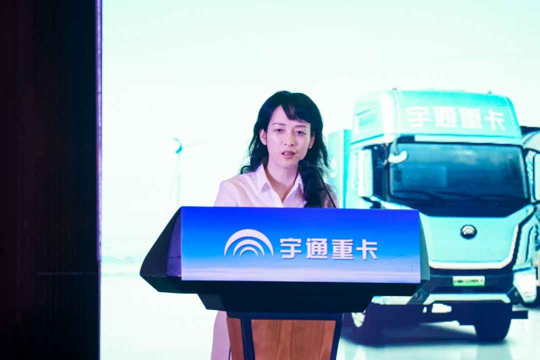 现场集中签约、批量交付50台！宇通重卡全系新品西安上市